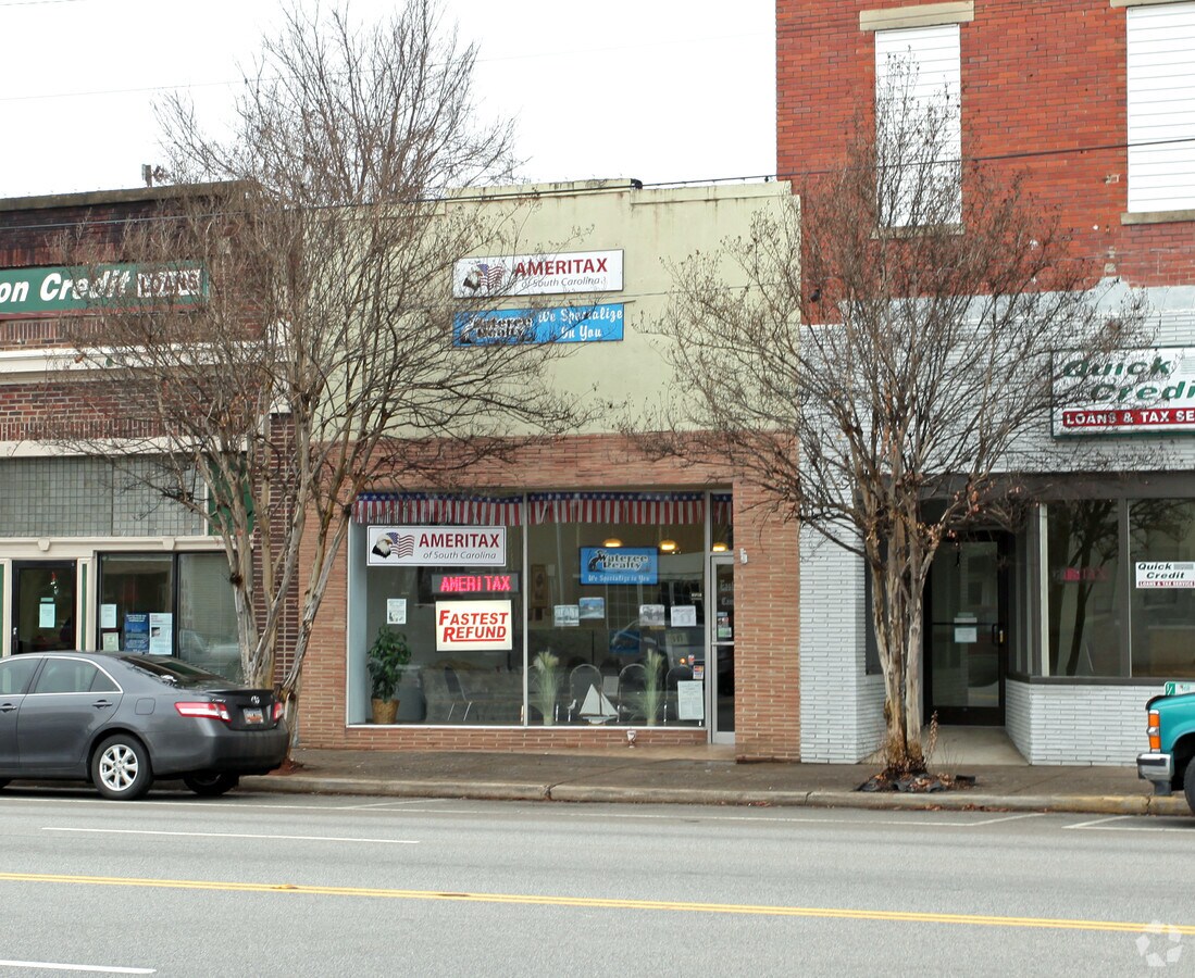 532 E Dekalb St, Camden, SC 29020