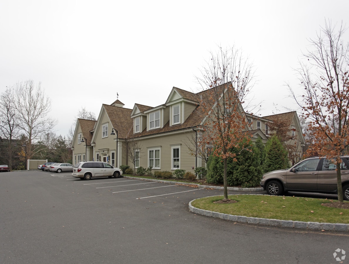 195 Danbury Rd, Wilton, CT 06897