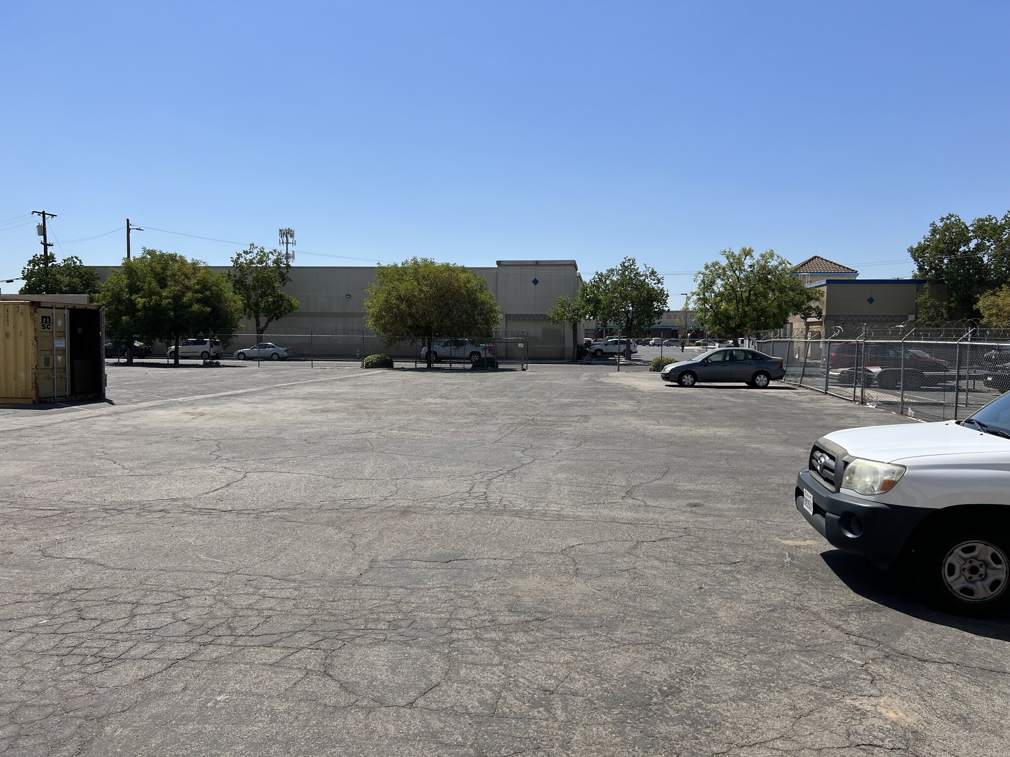 1744 N Blackstone Ave, Fresno, CA 93703 - Retail for Lease | LoopNet