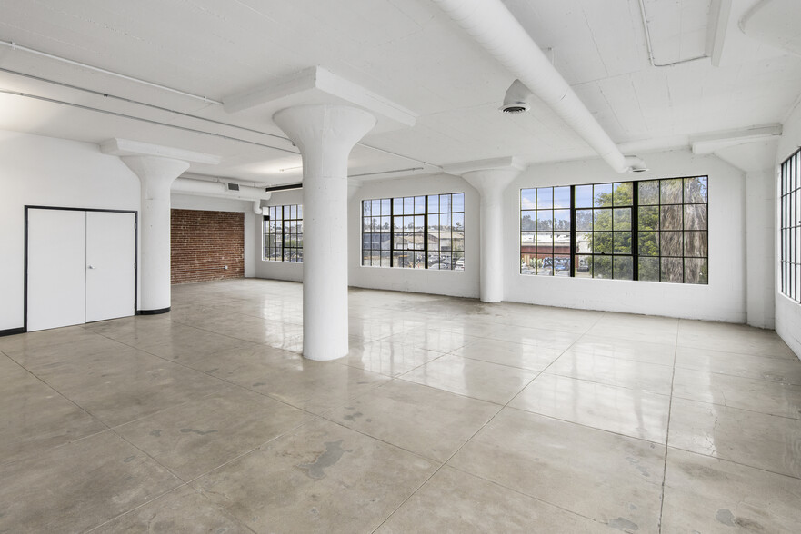 Arts District Creative Lofts + Warehouse portfolio of 2 properties for sale on LoopNet.com - Interior Photo - Image 3 of 15