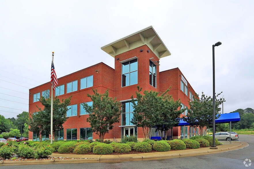 1040 University Blvd, Portsmouth, VA for lease - MAST One - Image 1 of 3