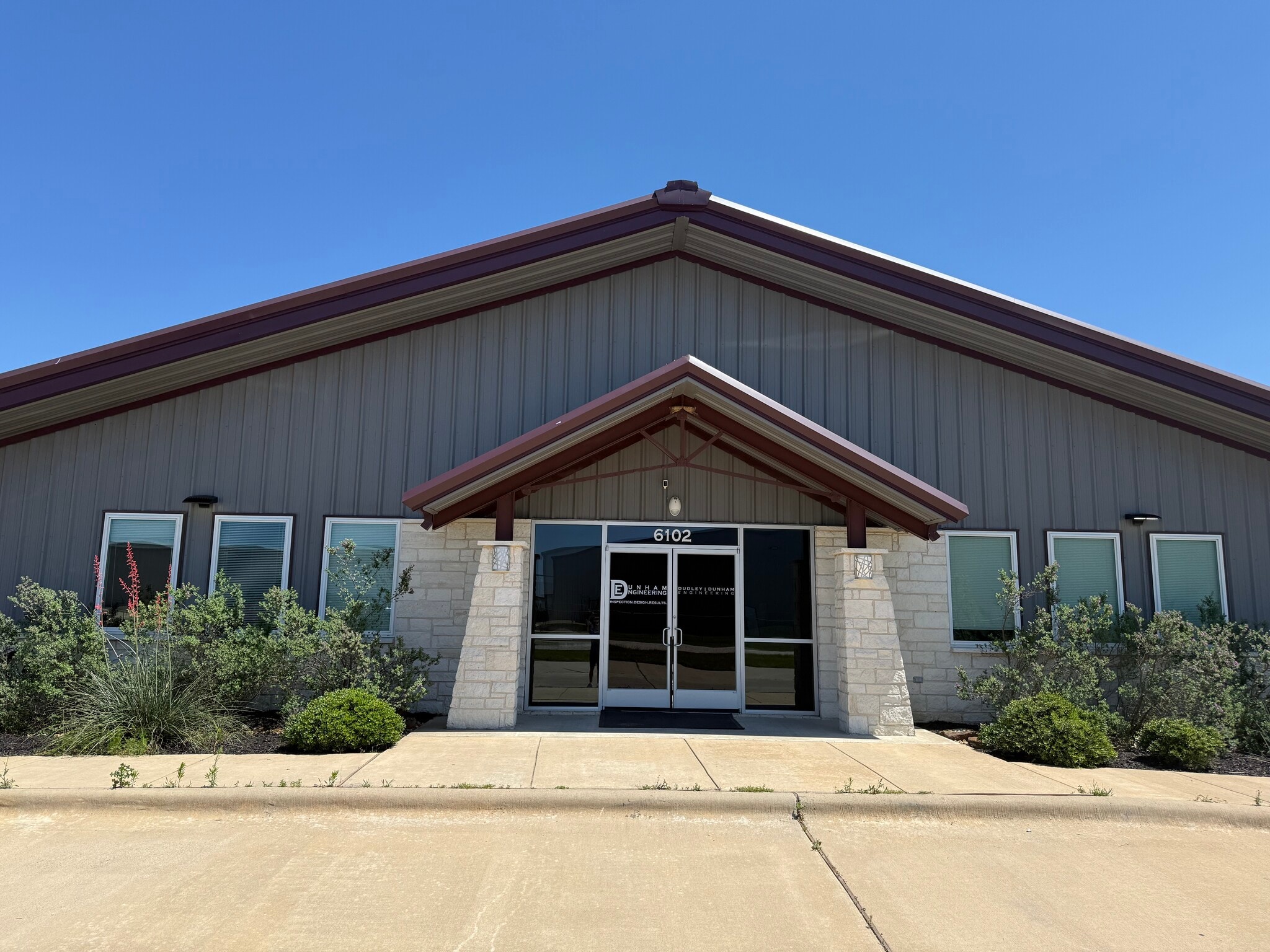 6102 Imperial Loop, College Station, TX for lease Building Photo- Image 1 of 12