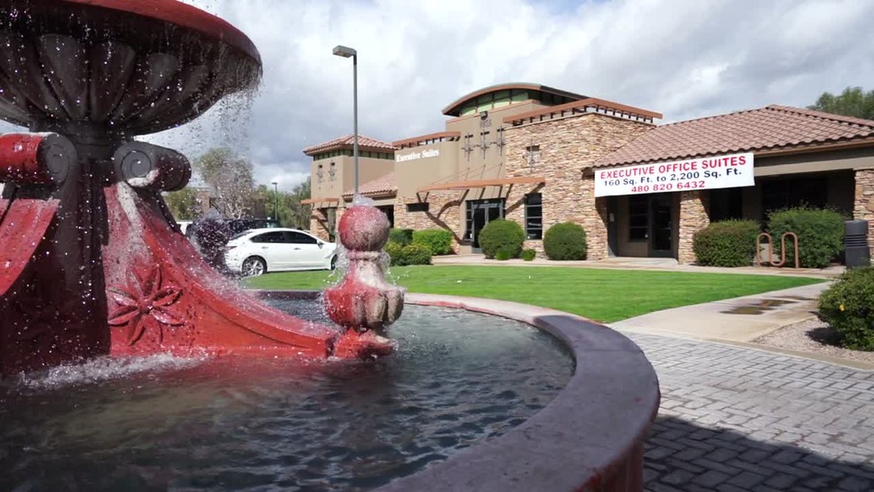 9885 S Priest Dr, Tempe, AZ for lease - Commercial Listing Video - Image 2 of 37