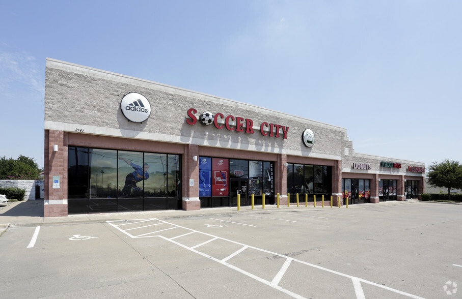 2141 E Arapaho Rd, Richardson, TX for lease - Primary Photo - Image 1 of 3