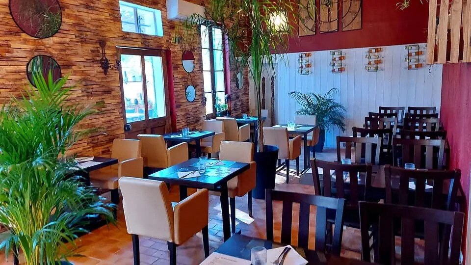 Retail in Saint-Cyr-sur-Mer for sale - Building Photo - Image 2 of 5