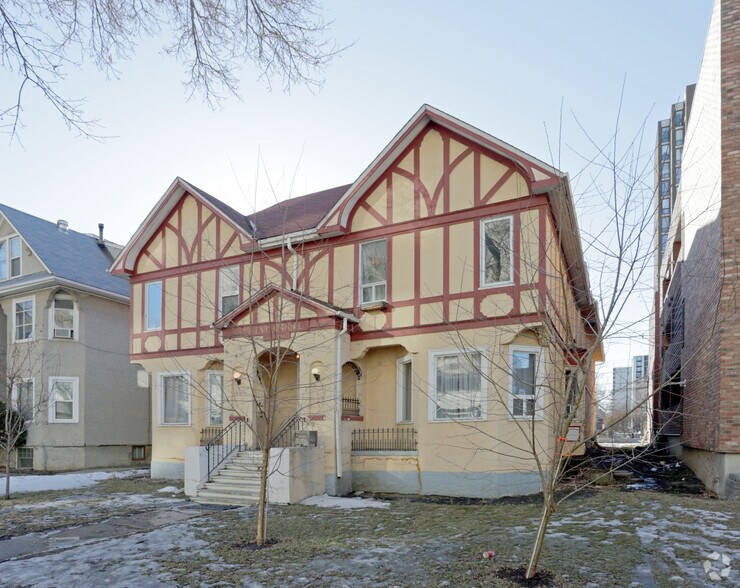 10018 112th St NW, Edmonton, AB for sale - Primary Photo - Image 1 of 1