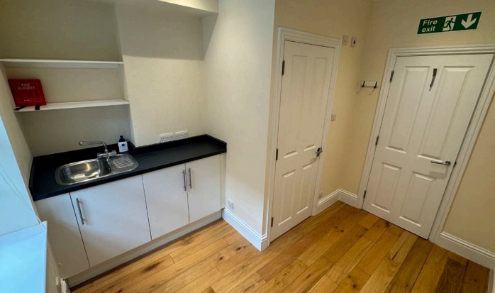 18A Hanson St, London for lease Interior Photo- Image 1 of 2