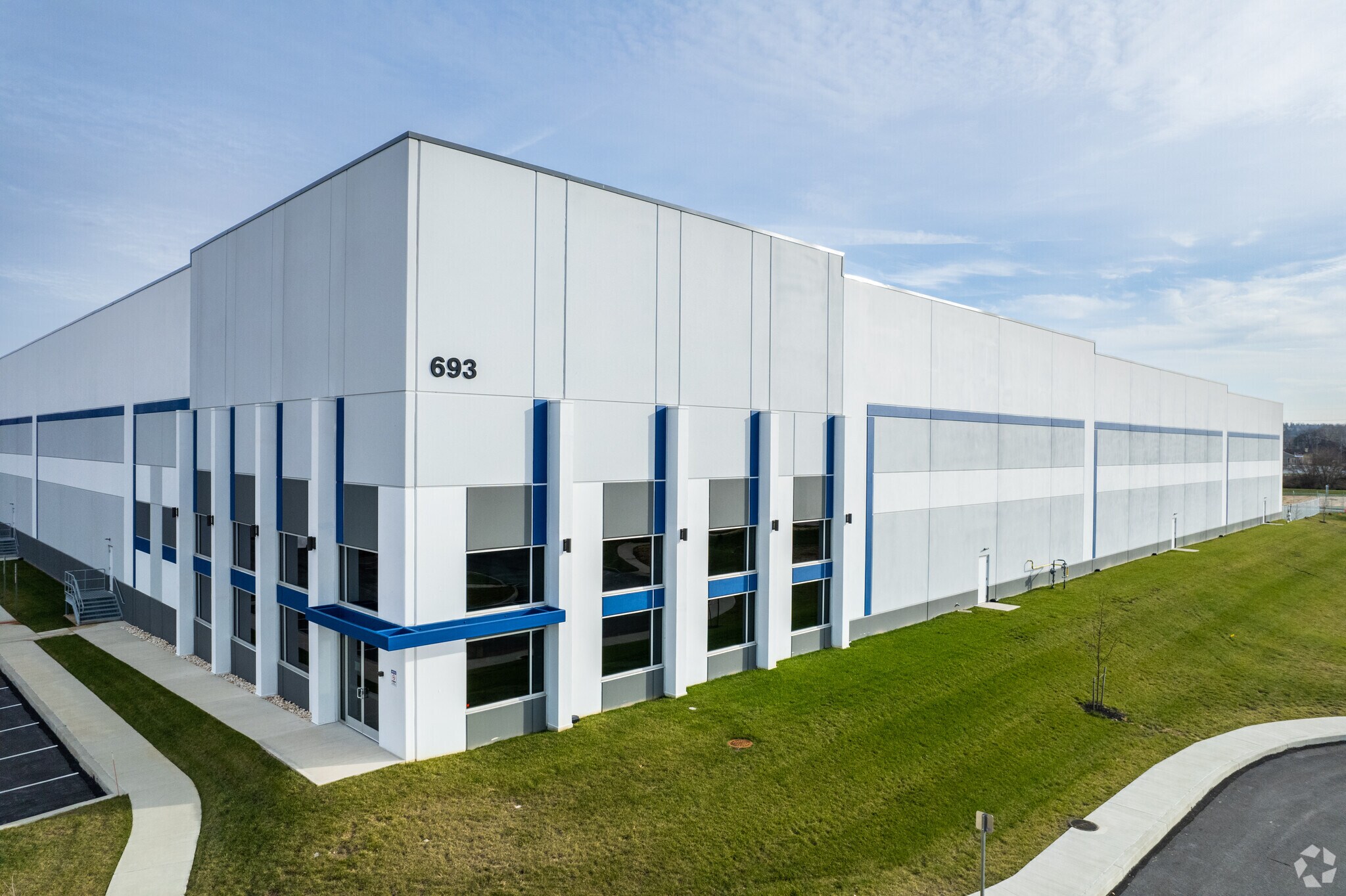 693 N Hills Rd, York, PA for sale Primary Photo- Image 1 of 1