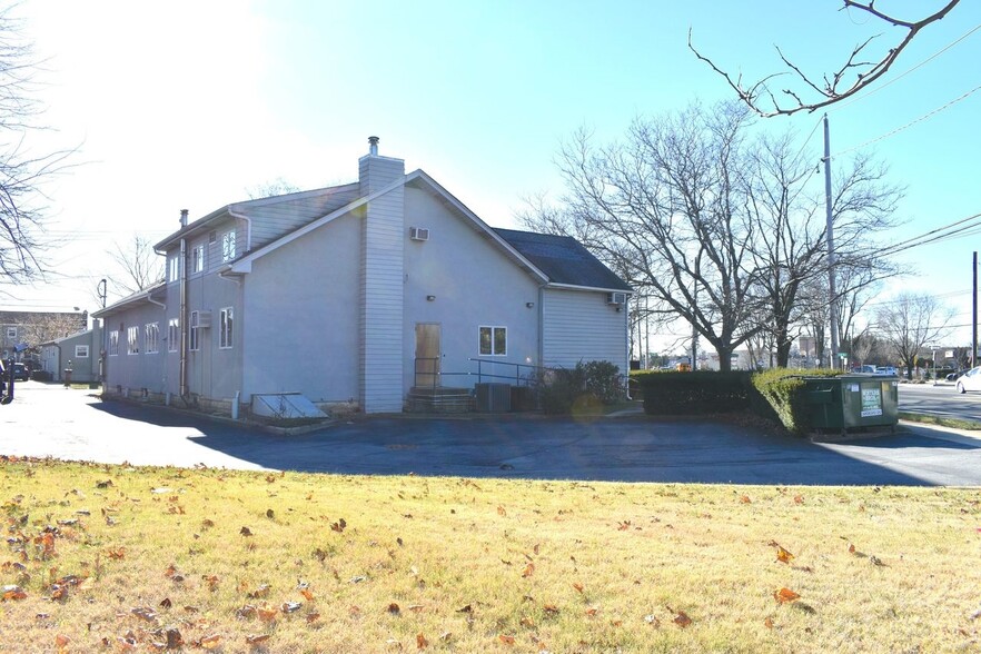 620 6th St, West Babylon, NY for sale - Building Photo - Image 3 of 18