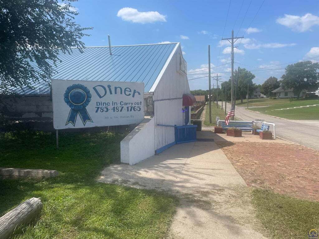 115 W 7th St, Horton, KS 66439