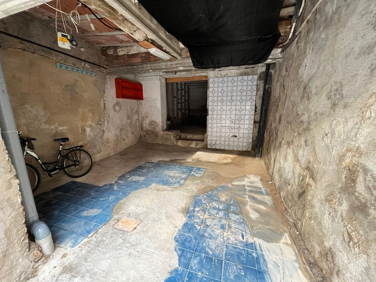 Vilanova i la Geltrú, BAR 08800 - - - Interior Photo - Image 1 of 3