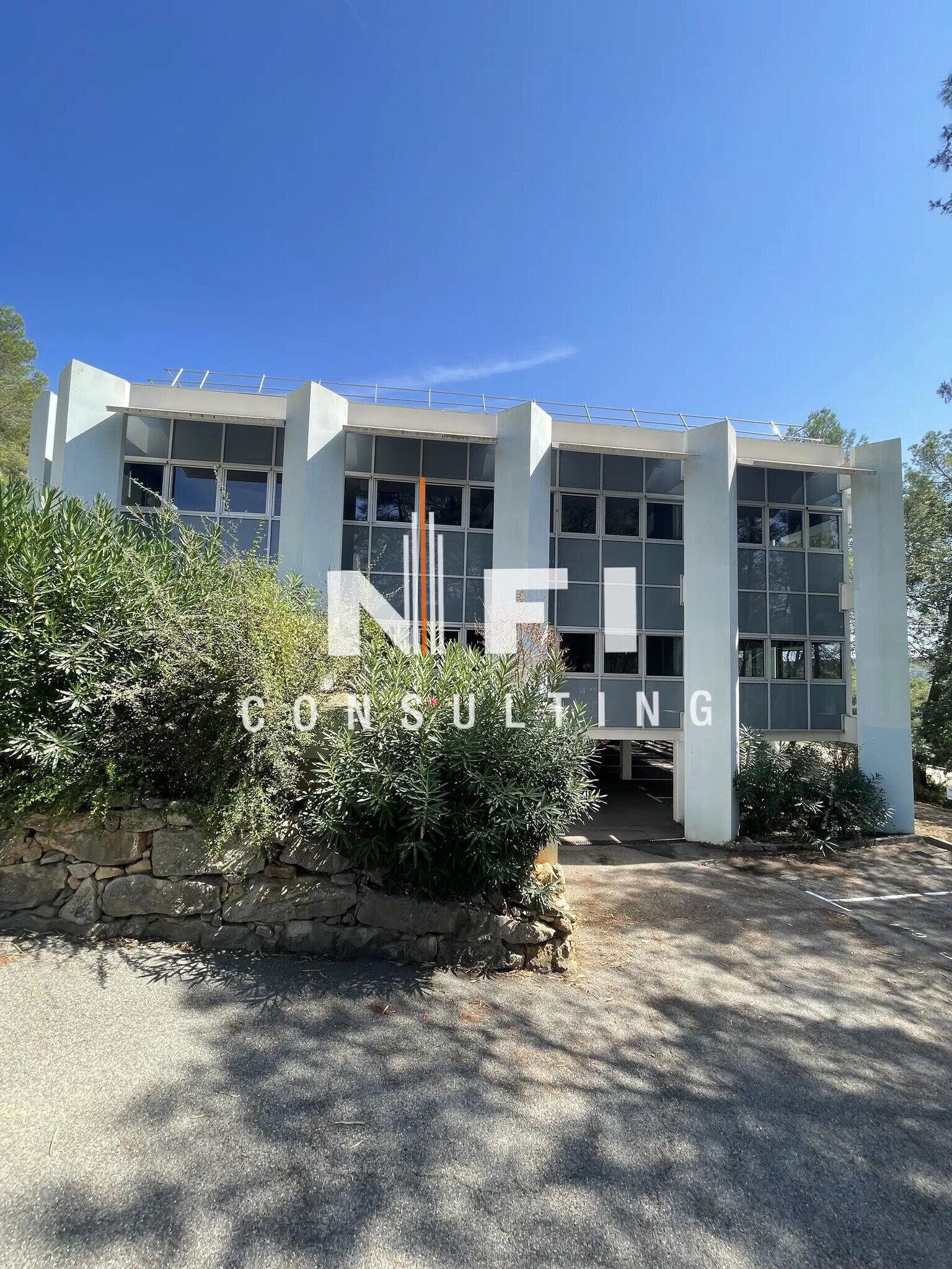 Flex in Valbonne for lease Building Photo- Image 1 of 39