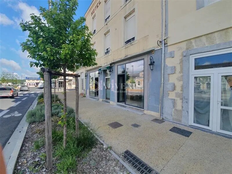 Retail in Périgueux for lease Building Photo- Image 1 of 6