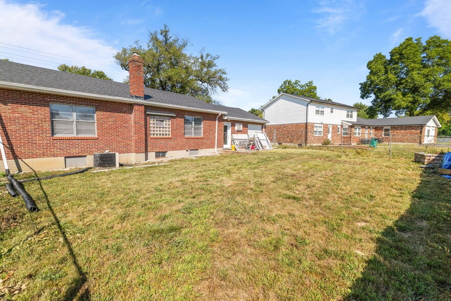 10236 Halls Ferry Rd, Saint Louis, MO for sale - Building Photo - Image 3 of 14