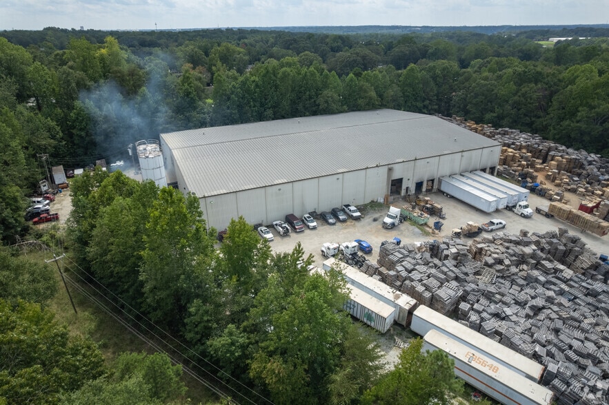 120 Sun N Sand Rd, Spartanburg, SC for sale - Building Photo - Image 3 of 5