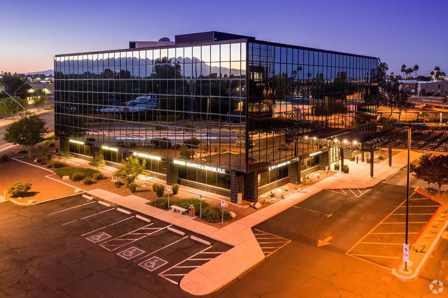 333 N Wilmot Rd, Tucson, AZ for lease - Building Photo - Image 2 of 5