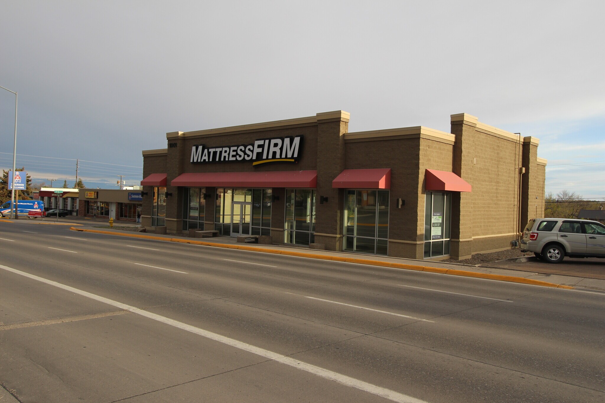 1001 10th Ave S, Great Falls, MT 59405 Prime Retail Former Mattress