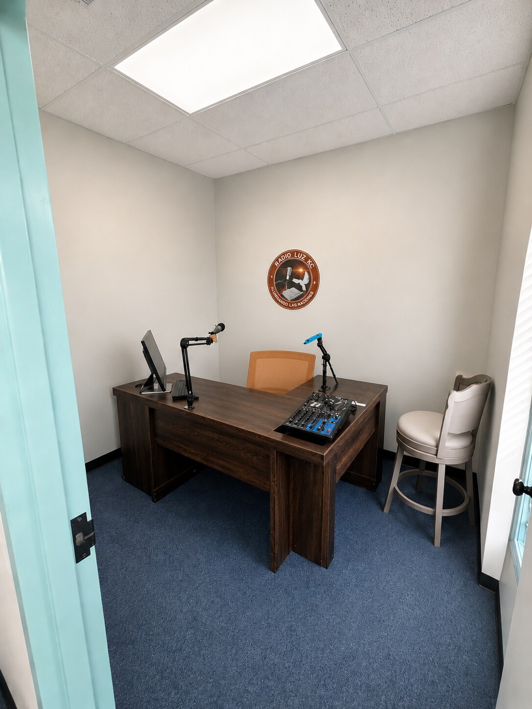 9300 W 87th St, Overland Park, KS for lease Interior Photo- Image 1 of 3