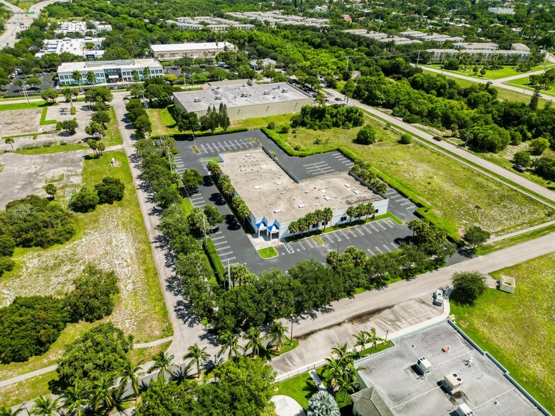 3231 NW 7th Ave, Boca Raton, FL for sale - Building Photo - Image 2 of 9