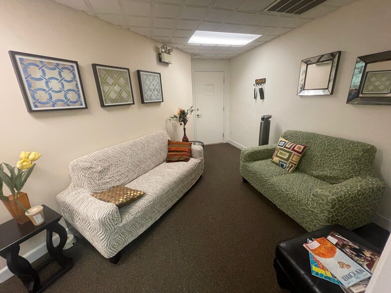 33 Bedford St, Lexington, MA for sale - Building Photo - Image 3 of 15