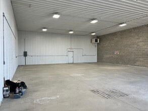4501 Airport Dr, Valparaiso, IN for lease Interior Photo- Image 2 of 4