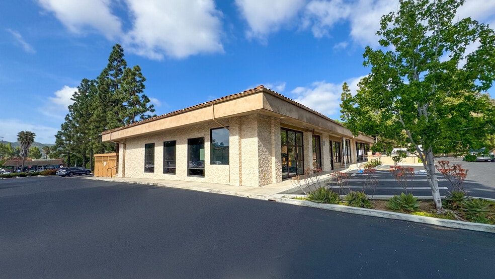 650-728 N Moorpark Rd, Thousand Oaks, CA for lease - Building Photo - Image 2 of 7