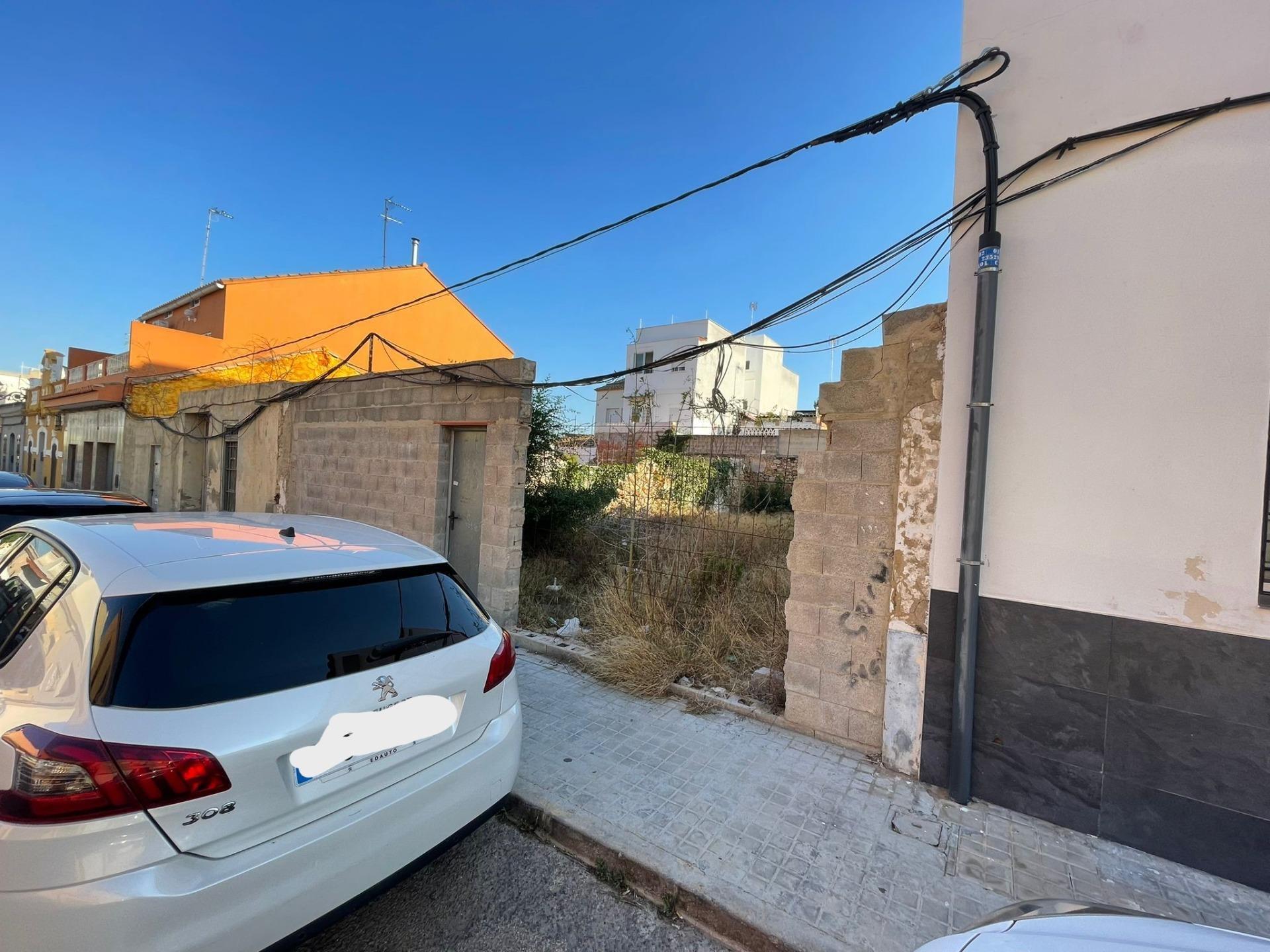 Land in València for sale Building Photo- Image 1 of 11