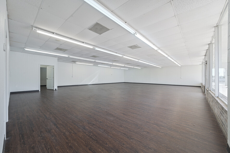 2000-2020 N Macarthur Blvd, Oklahoma City, OK for lease - Interior Photo - Image 3 of 13