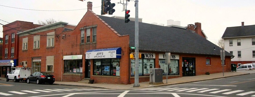 62-64 Center St, Shelton, CT for sale - Primary Photo - Image 1 of 1