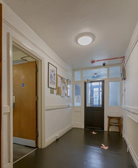 Prince St, Blaenavon for sale - Interior Photo - Image 3 of 15