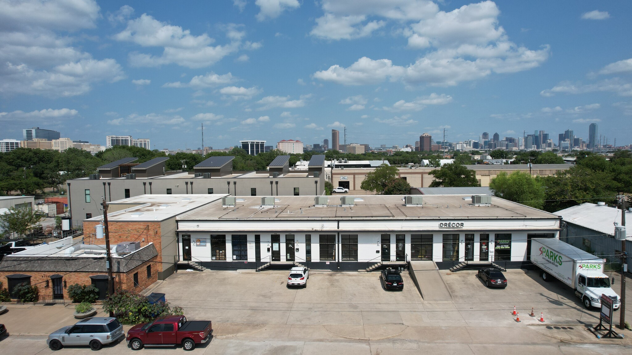 4744 Gretna St, Dallas, TX for lease Building Photo- Image 1 of 9