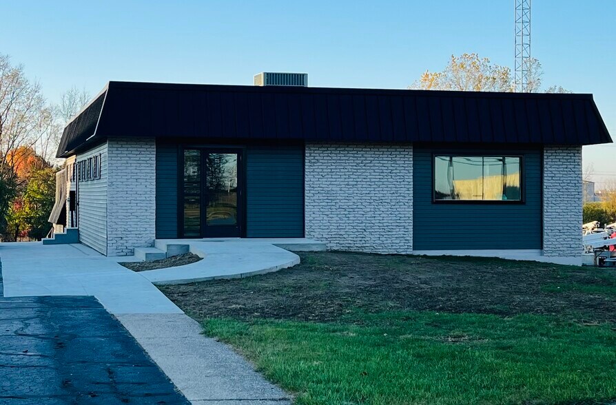 1907 W M 21, Owosso, MI for lease - Primary Photo - Image 1 of 5