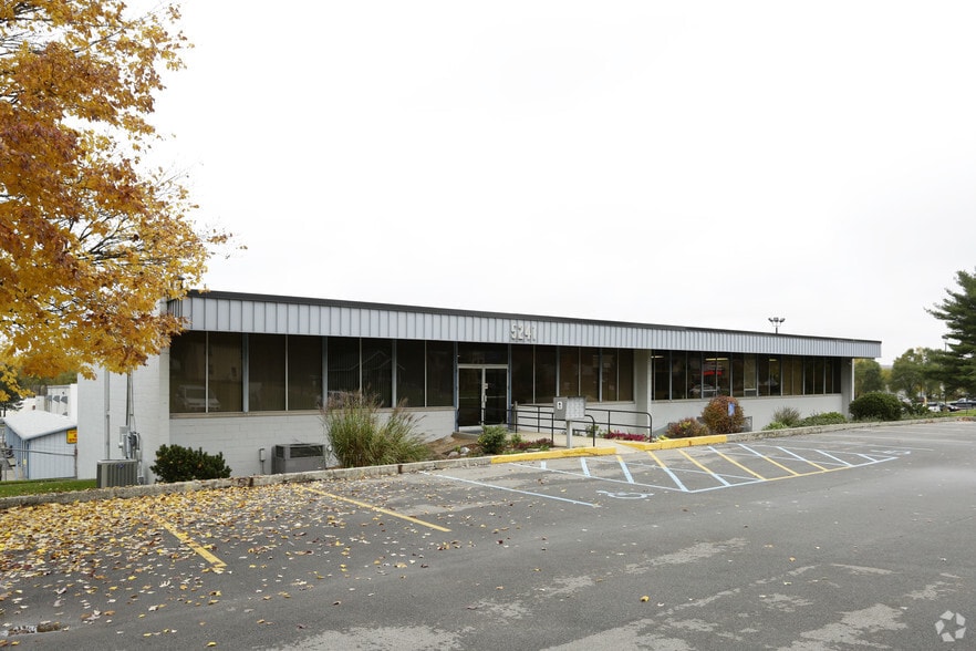 5241 Plainfield Ave NE, Grand Rapids, MI 49525