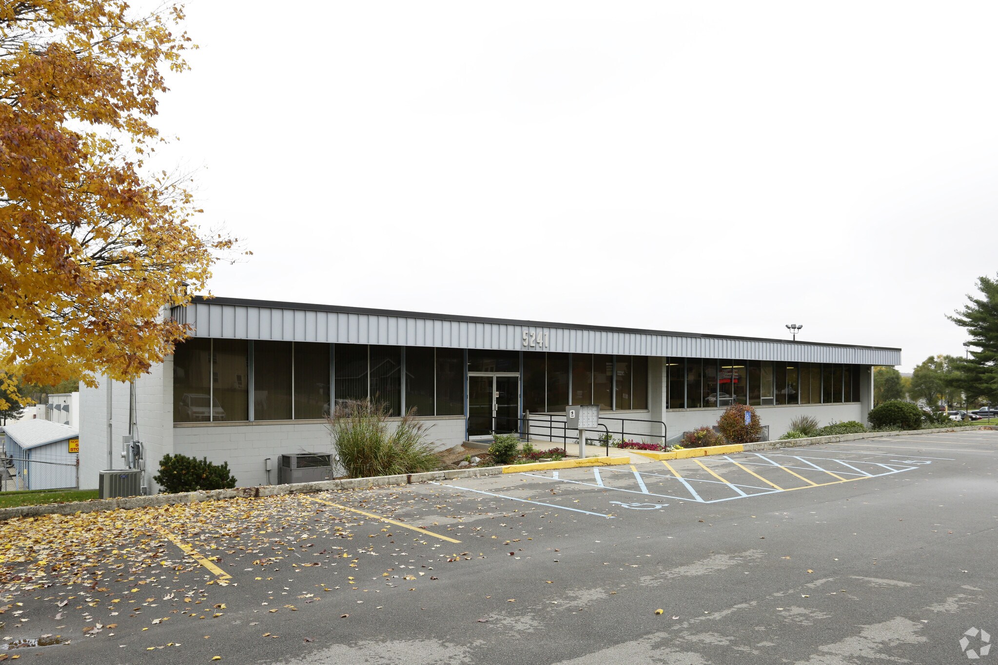 5241 Plainfield Ave NE, Grand Rapids, MI for sale Primary Photo- Image 1 of 1