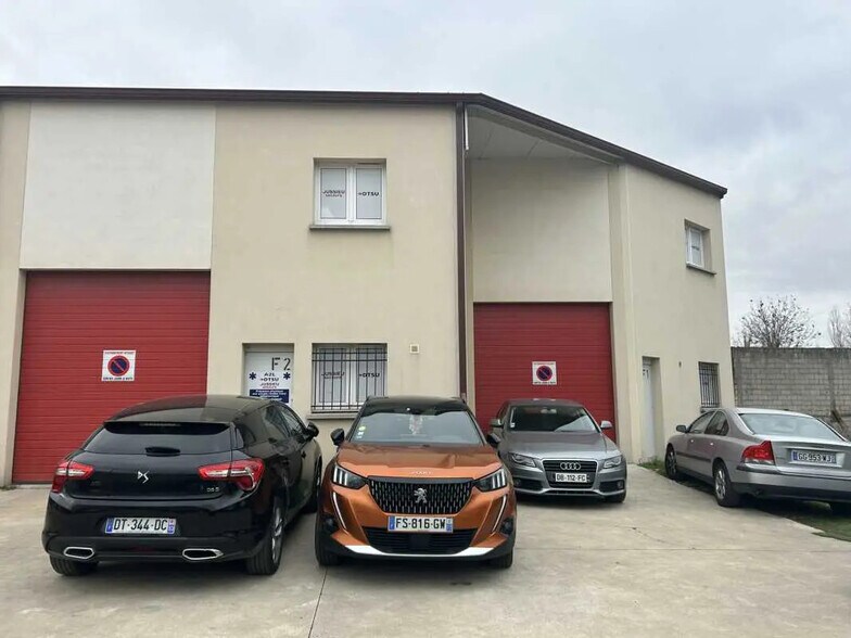 Flex in Stains for lease - Building Photo - Image 2 of 7