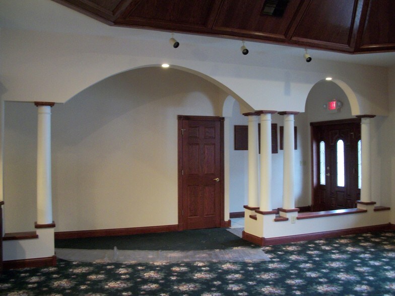 1745 Imlay City Rd, Lapeer, MI for sale - Interior Photo - Image 1 of 1