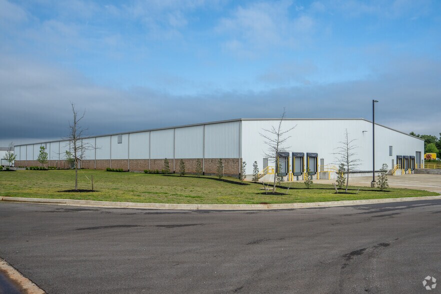 25150 Will McComb Drive, Tanner, AL for sale - Primary Photo - Image 1 of 1