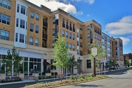 450 N Washington St, Falls Church, VA for lease Building Photo- Image 1 of 5