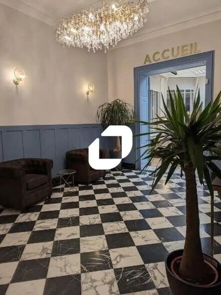 Office in Saint-Saulve for lease - Lobby - Image 3 of 12