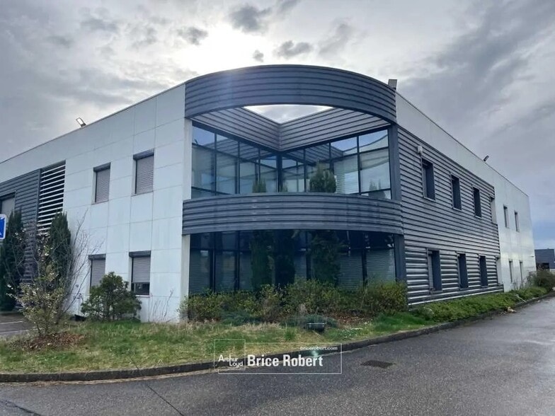 Flex in Saint-Priest for lease - Building Photo - Image 2 of 4