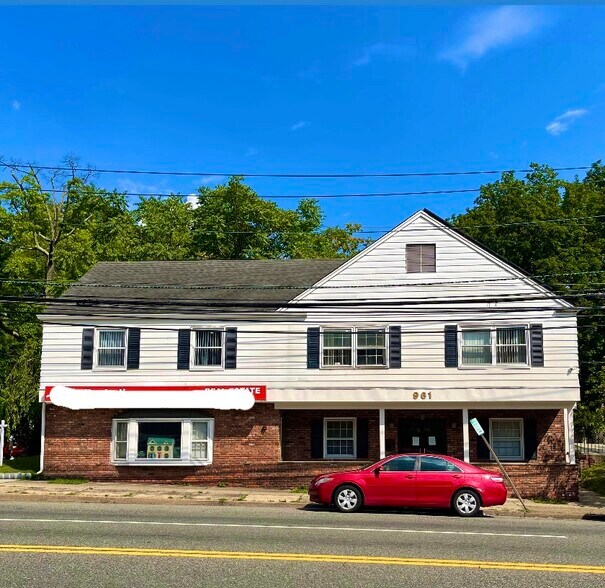 961 Teaneck Rd, Teaneck, NJ 07666