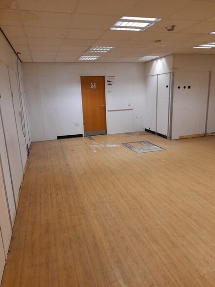 Unit 5 Great Eastern Sq, Felixstowe for lease - Interior Photo - Image 2 of 2