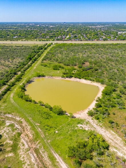 NE Zac Lentz Parkway, Victoria, TX for sale - Building Photo - Image 2 of 5