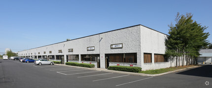 2221 5th Ave, Ronkonkoma, NY for lease Building Photo- Image 1 of 9