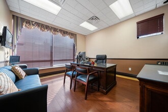 2535 John F Kennedy Blvd, Jersey City, NJ for lease Interior Photo- Image 2 of 28