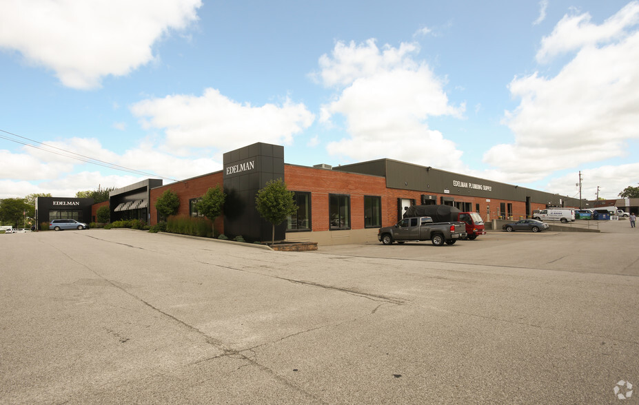 26201 Richmond Rd, Bedford Heights, OH for lease - Building Photo - Image 2 of 5