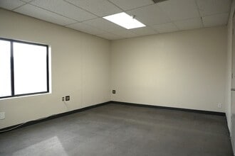 639 S Glenwood Pl, Burbank, CA for lease Building Photo- Image 2 of 13