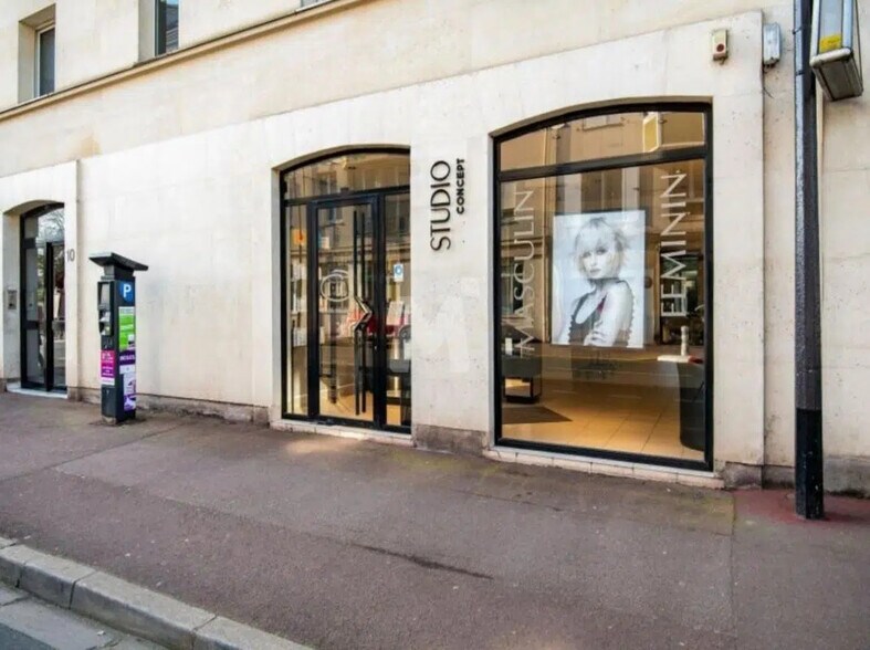 Retail in Antony for sale - Building Photo - Image 2 of 3