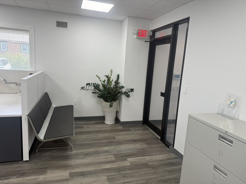 441 Franklin Ave, Franklin Square, NY for lease - Building Photo - Image 3 of 28