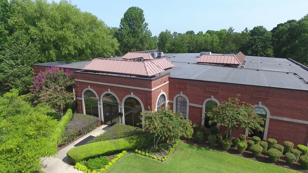 1710 Moores Ln, Texarkana, TX for sale - Commercial Listing Video - Image 1 of 1